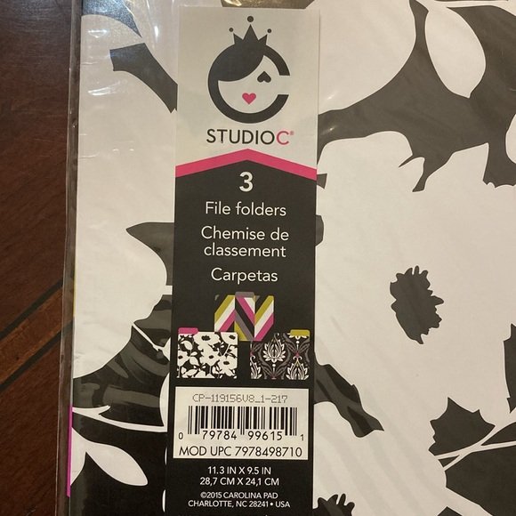 Set of three, “The Fashionista Collection folders and pack of three file folders - Picture 3 of 11